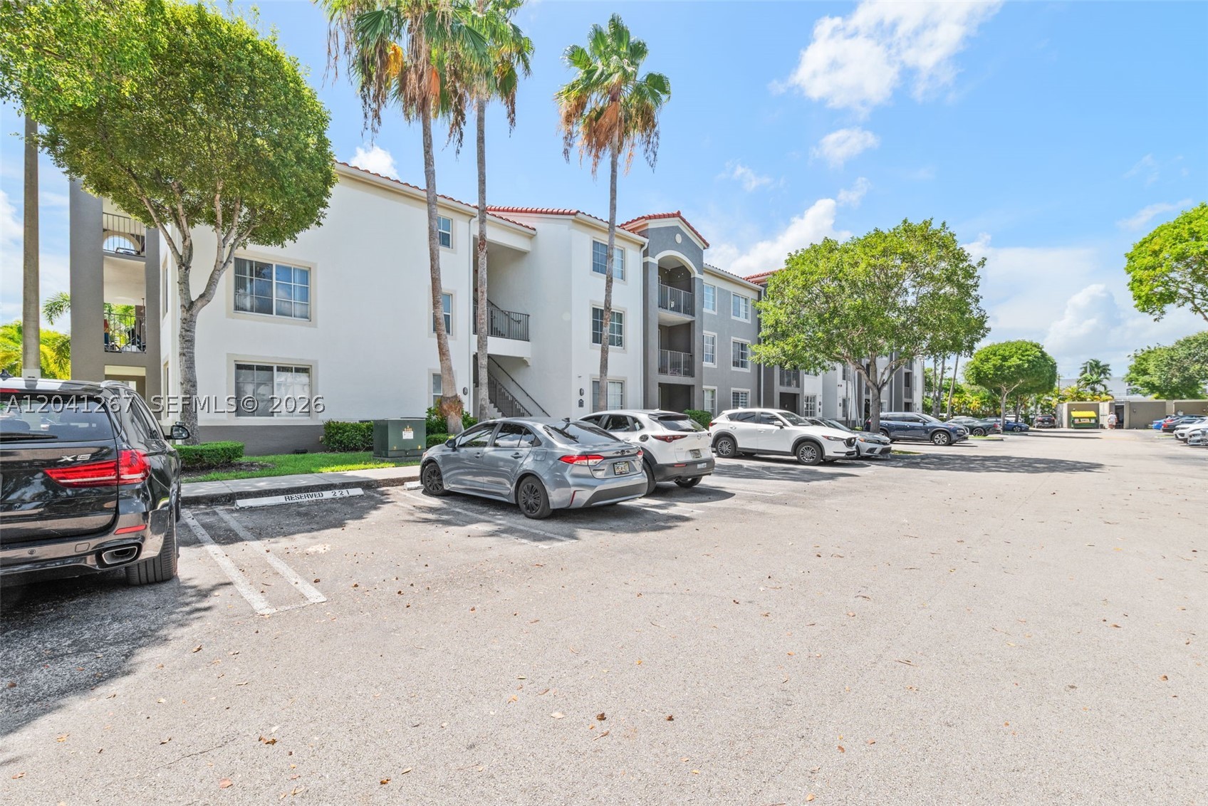 6861 SW 44th St #202, Miami FL 33155