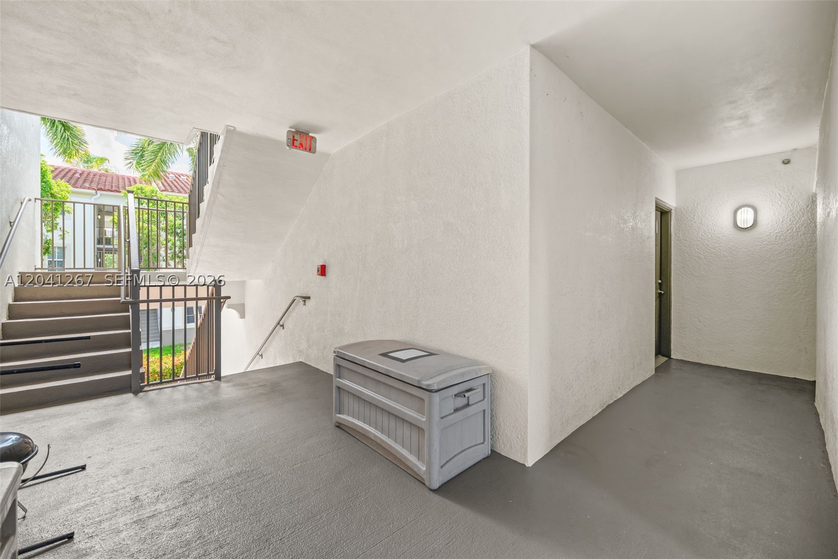 6861 SW 44th St #202, Miami FL 33155