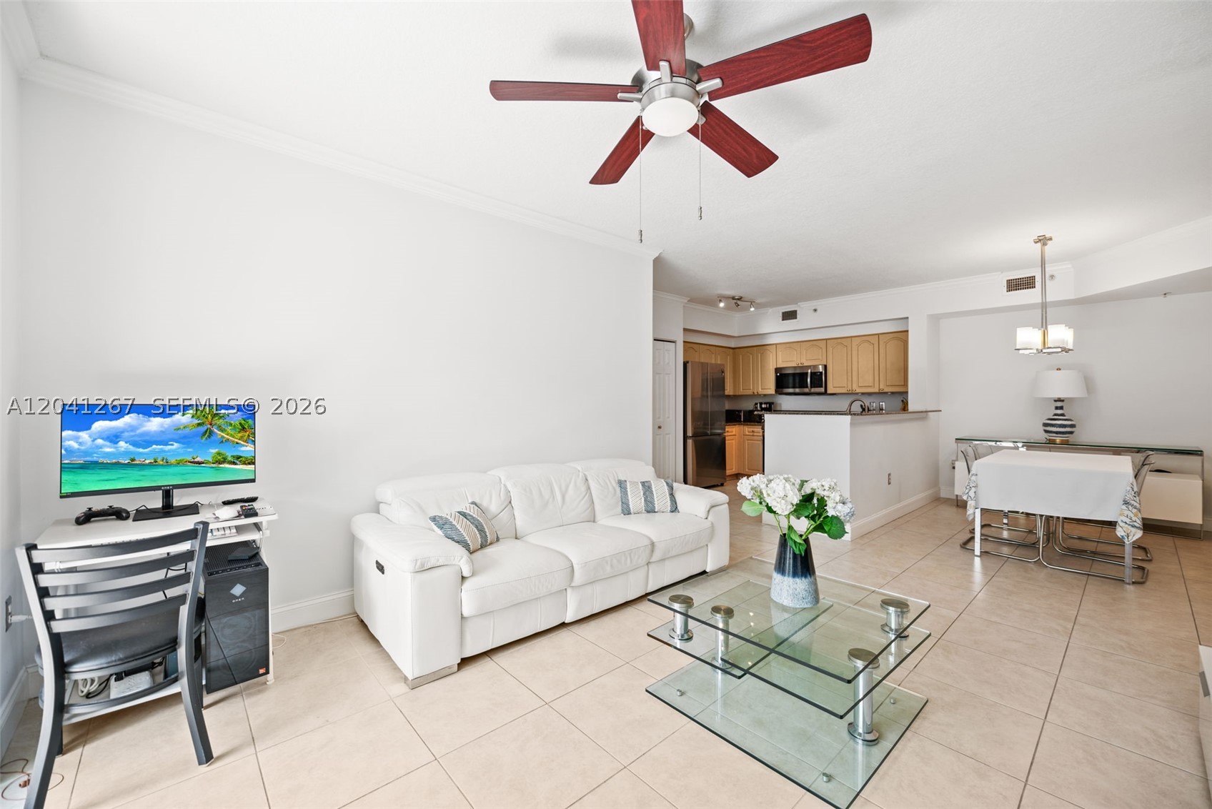6861 SW 44th St #202, Miami FL 33155