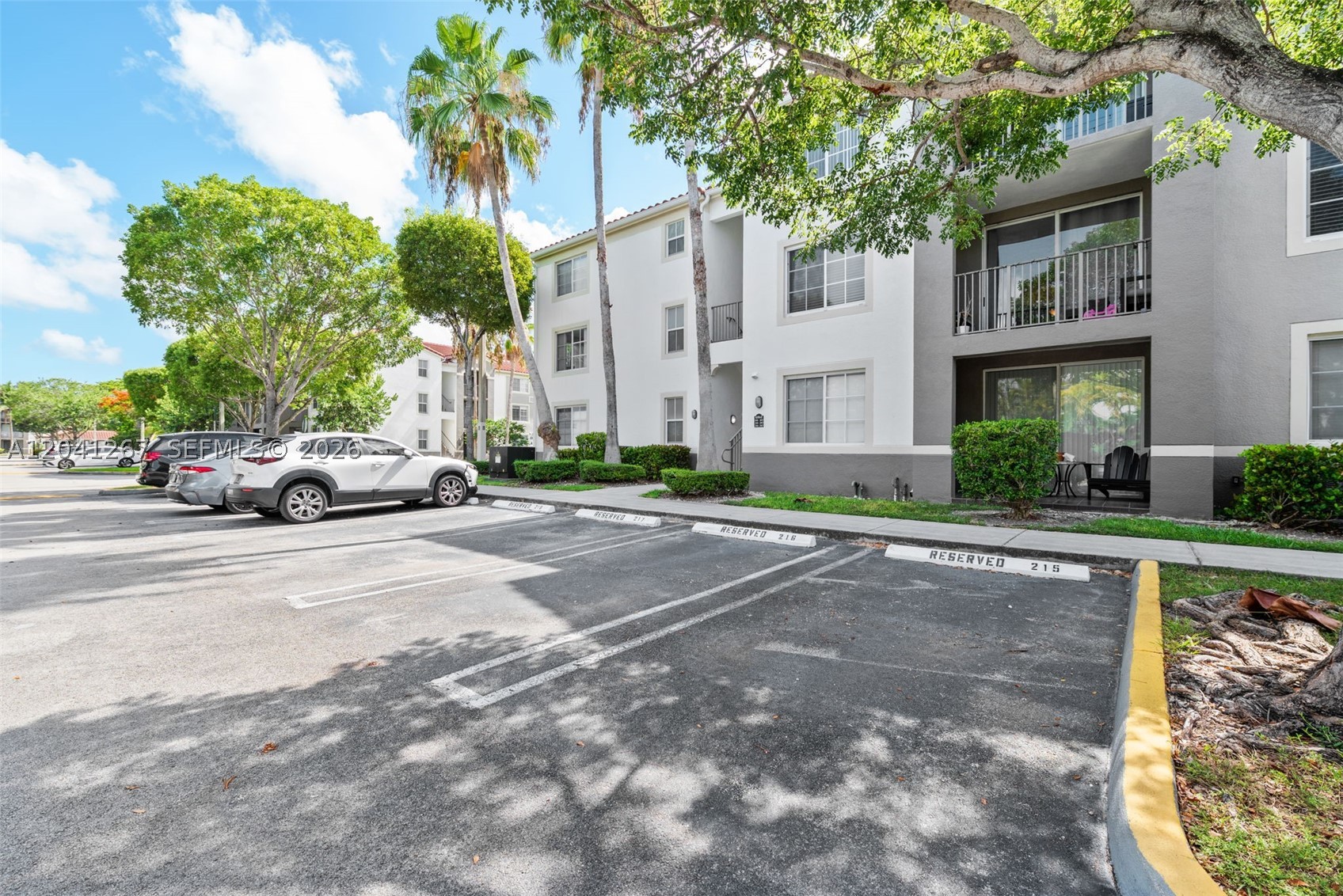 6861 SW 44th St #202, Miami FL 33155