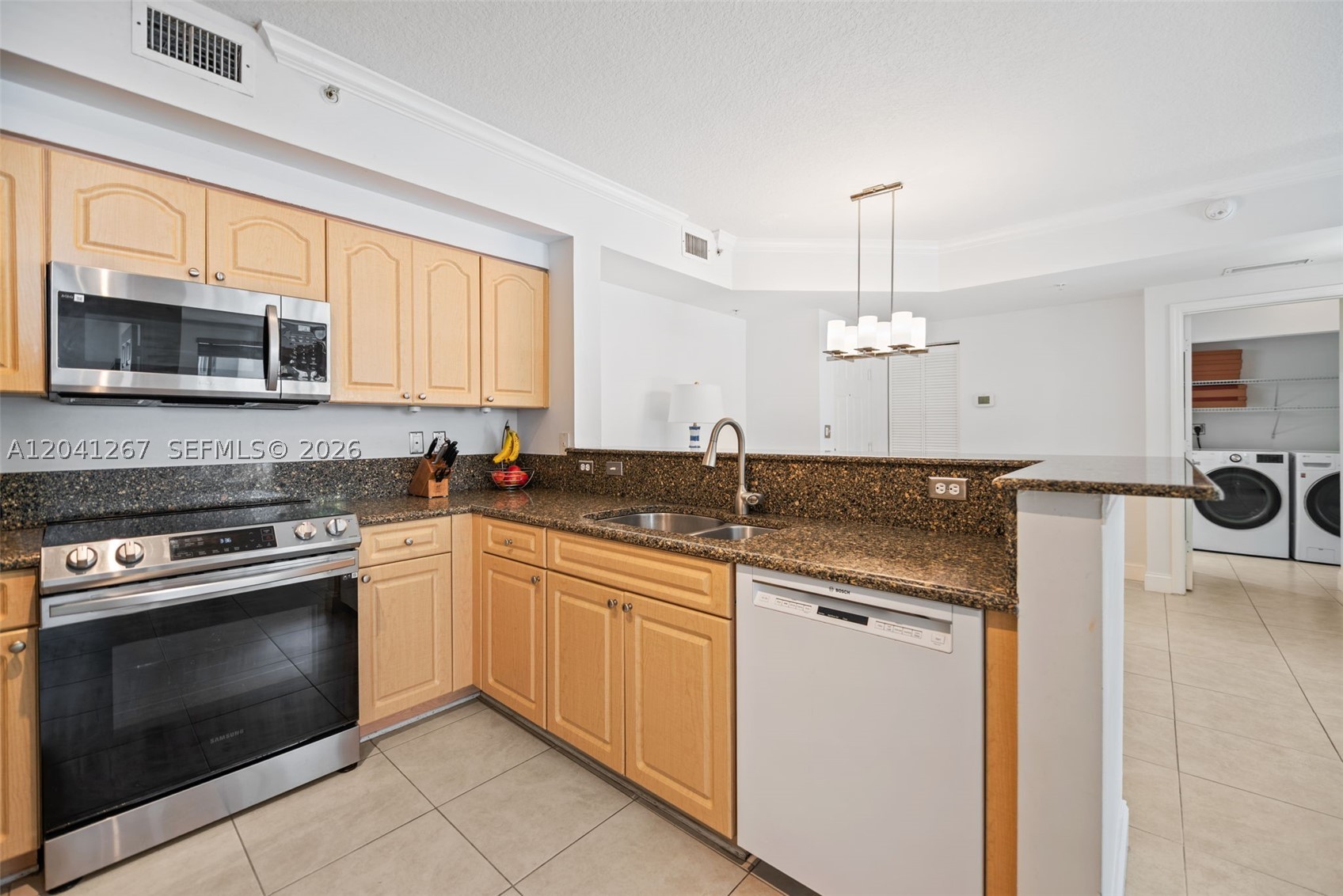 6861 SW 44th St #202, Miami FL 33155