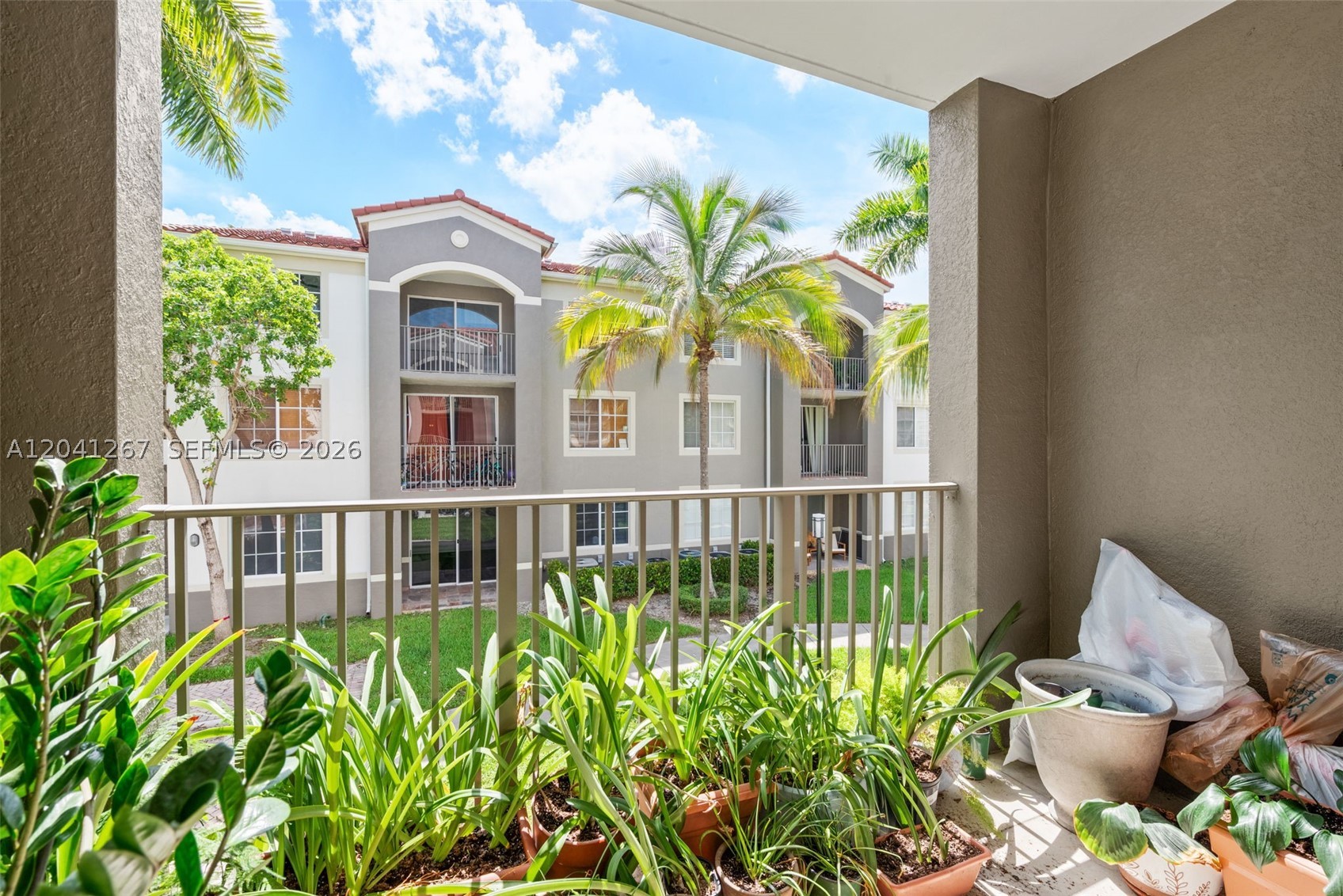 6861 SW 44th St #202, Miami FL 33155