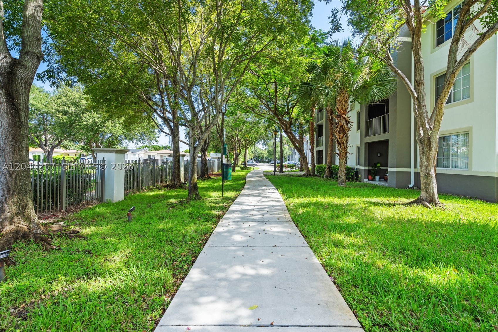 6861 SW 44th St #202, Miami FL 33155