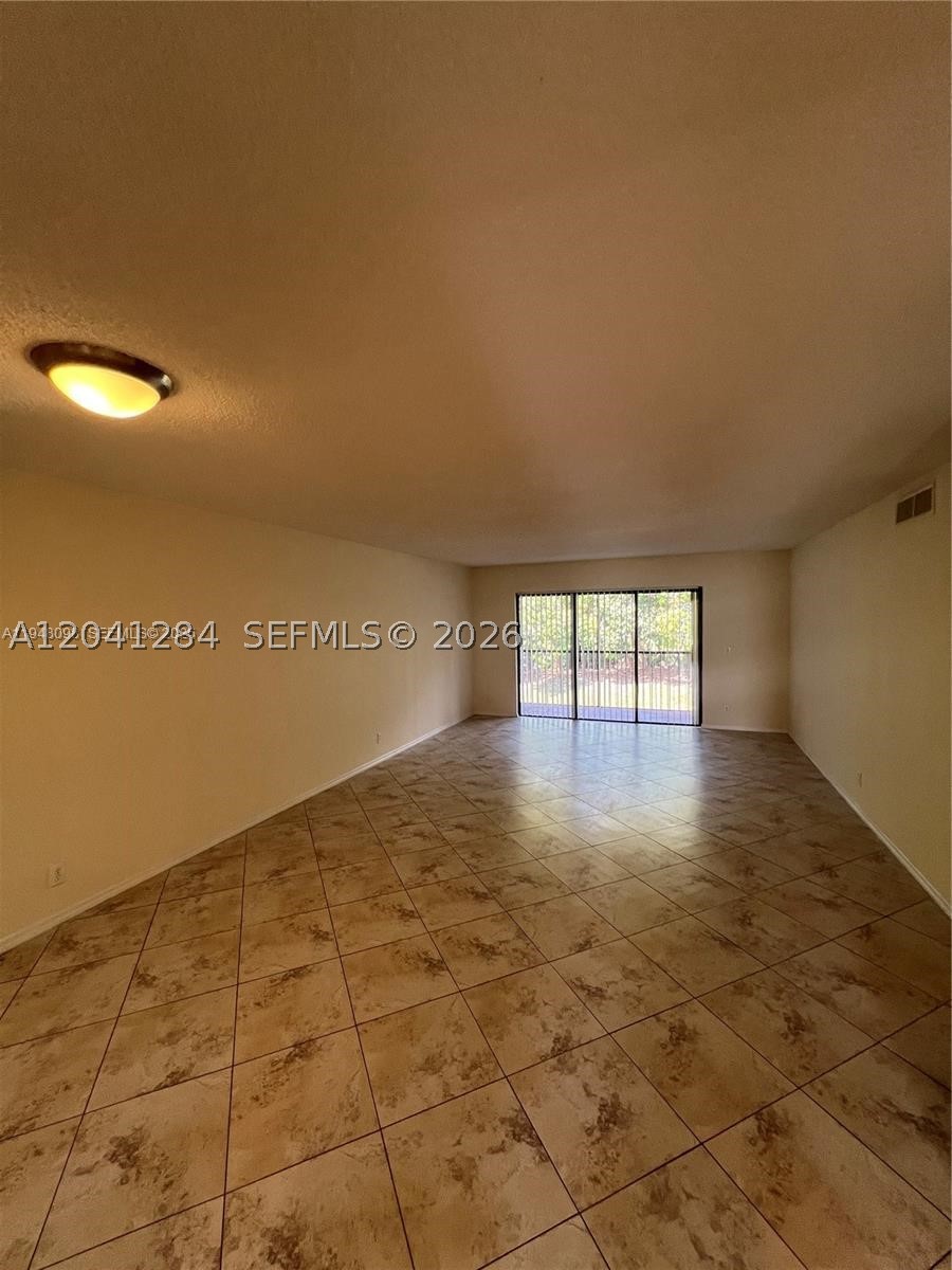 379 Lakeview Dr #205, Weston FL 33326