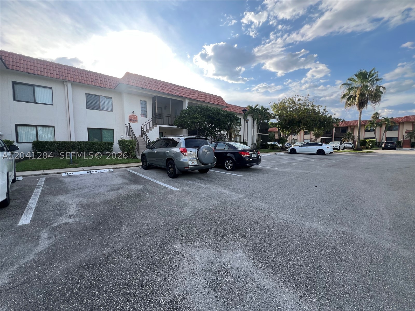 379 Lakeview Dr #205, Weston FL 33326