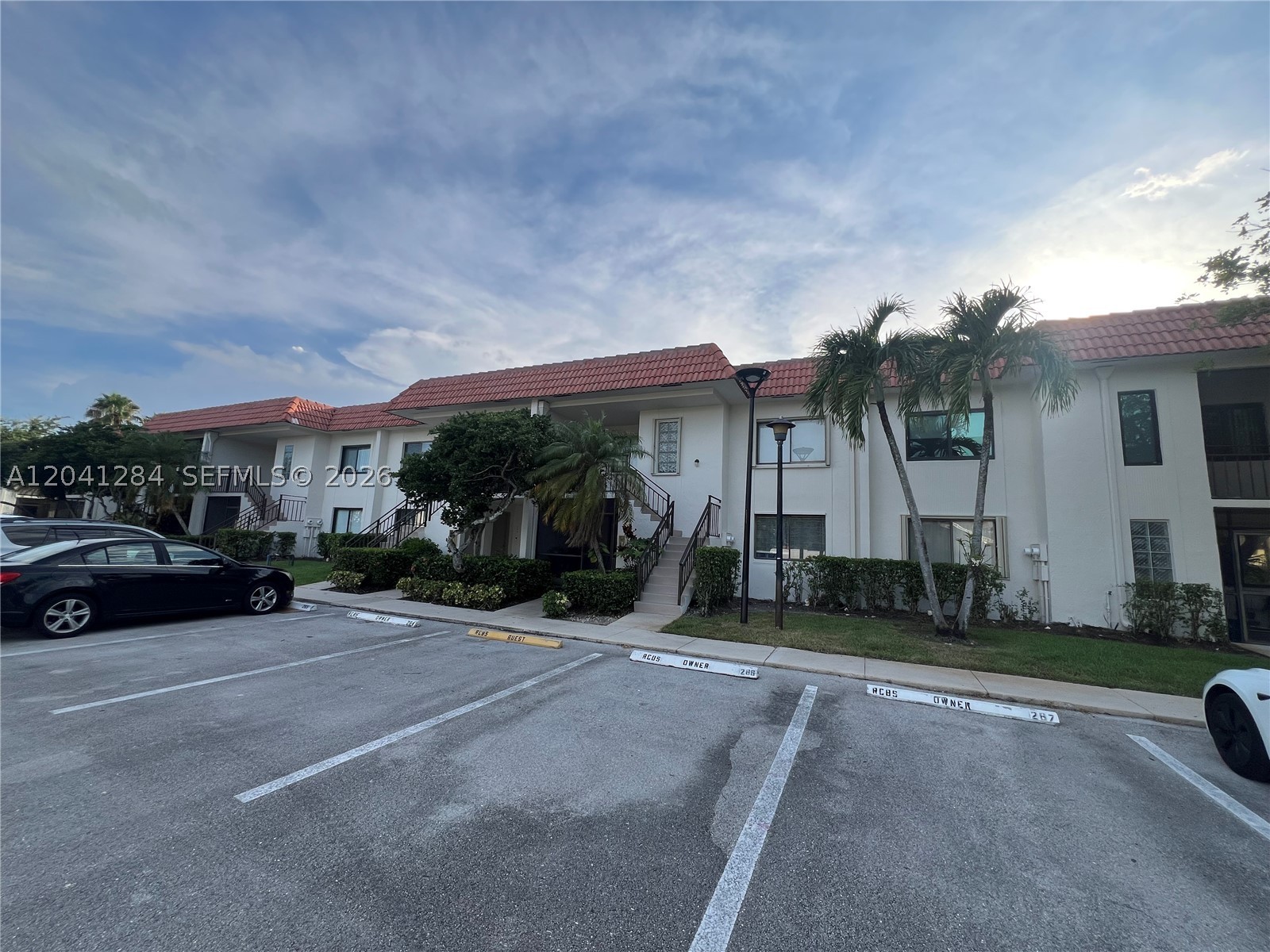 379 Lakeview Dr #205, Weston FL 33326