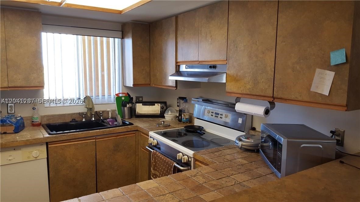 201 NW 7th St #408, Miami FL 33136