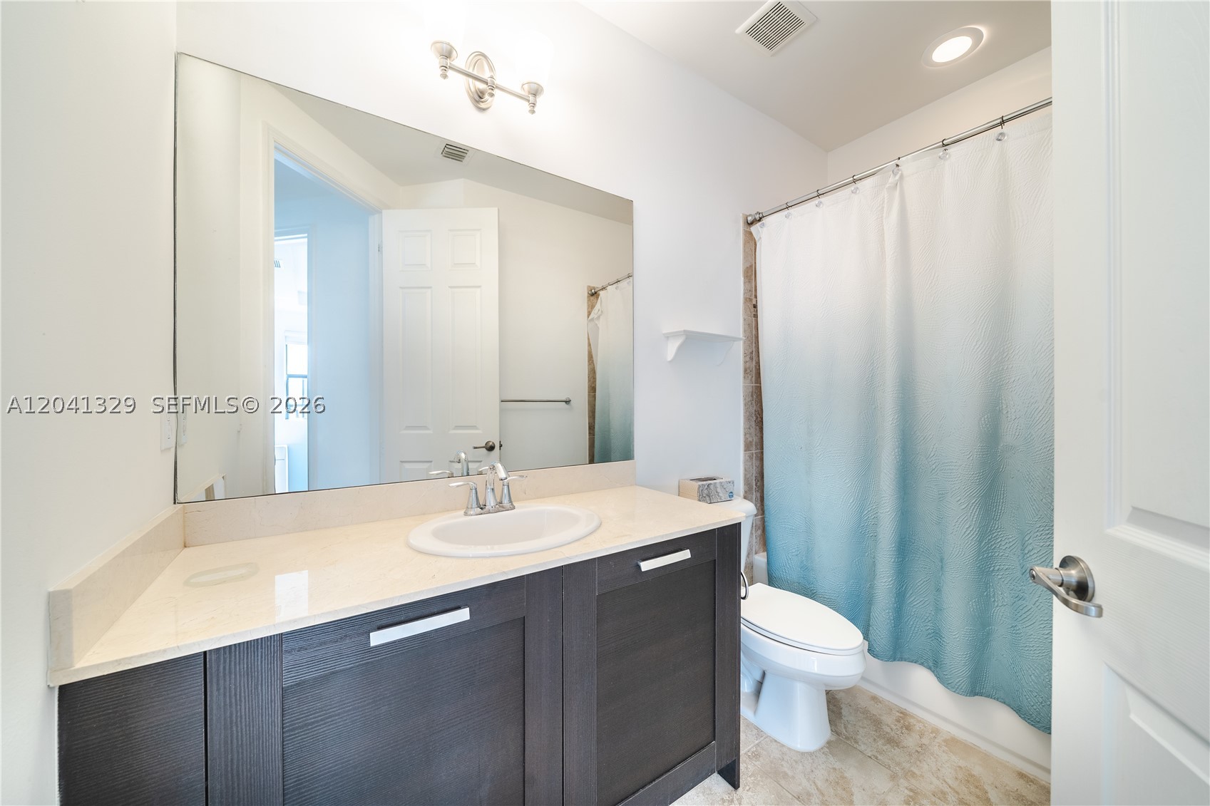 8478 NW 52nd St, Doral FL 33166