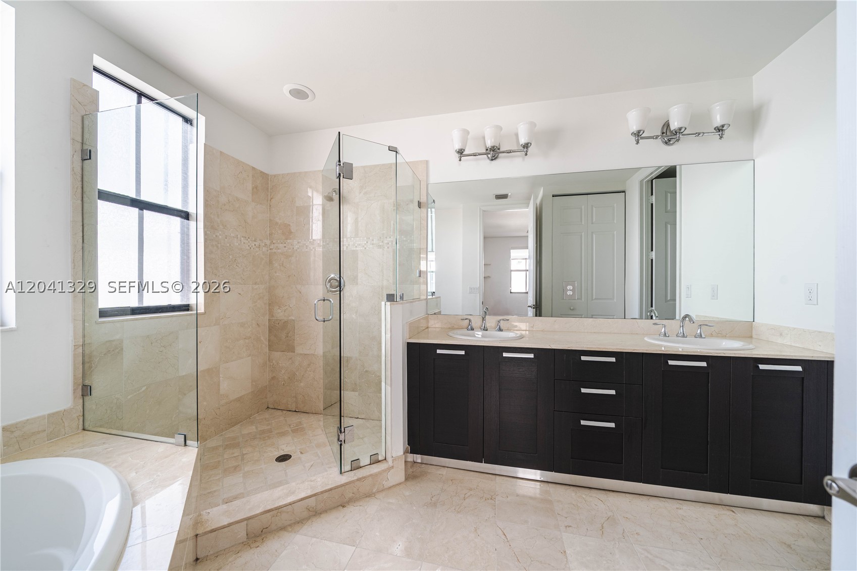8478 NW 52nd St, Doral FL 33166
