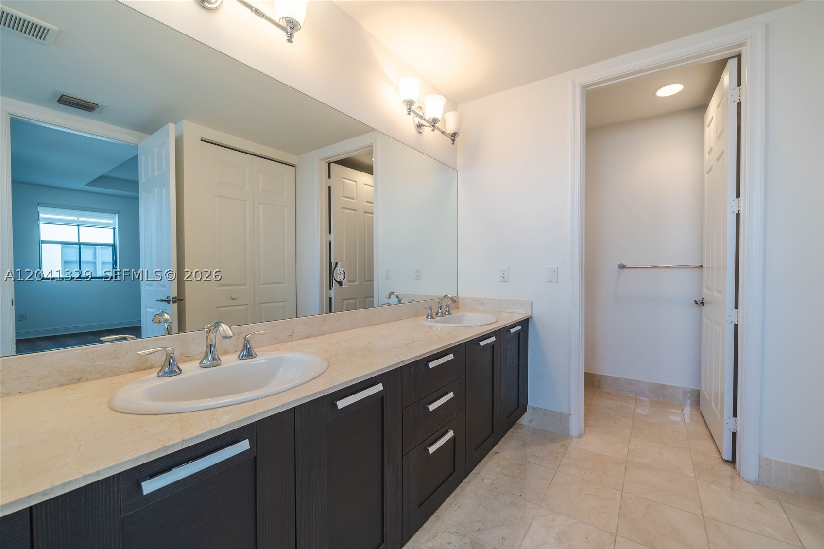 8478 NW 52nd St, Doral FL 33166