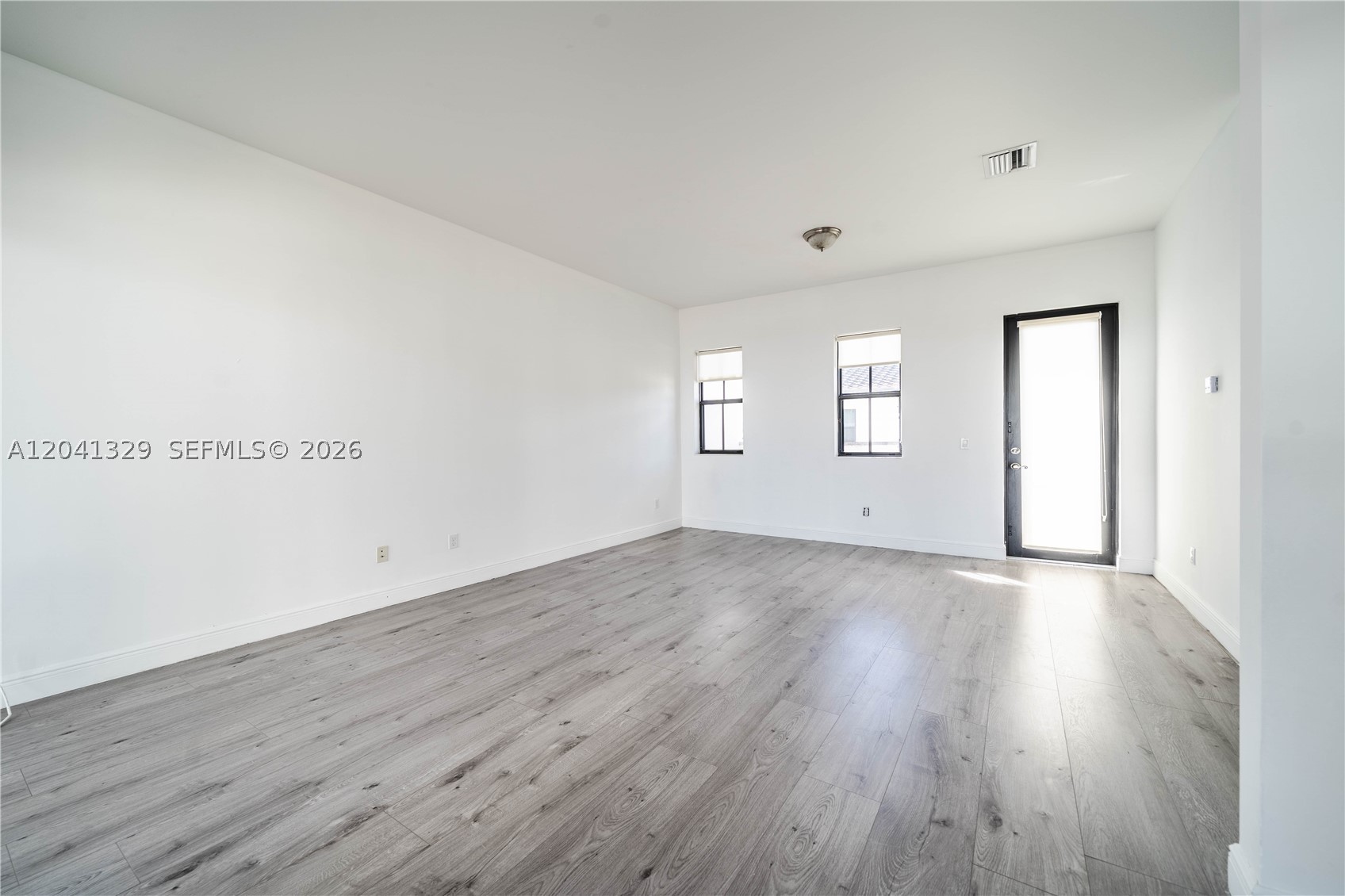 8478 NW 52nd St, Doral FL 33166