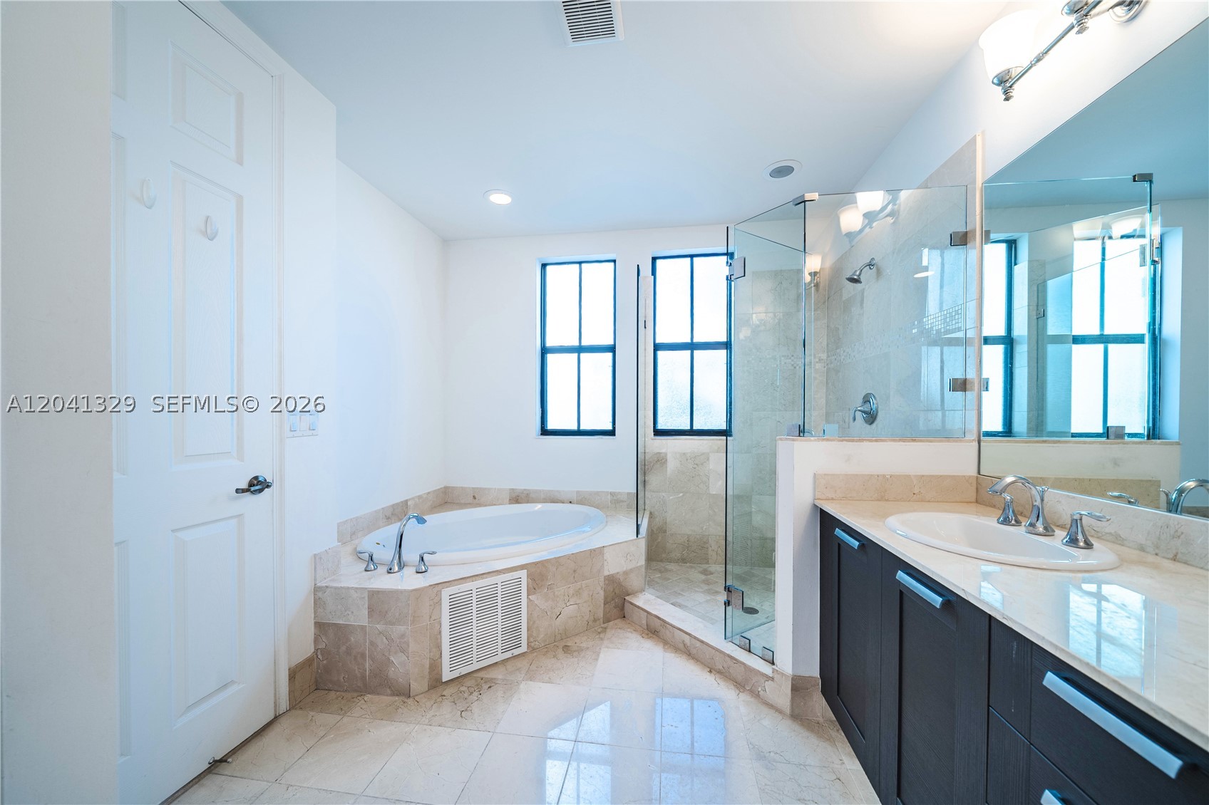 8478 NW 52nd St, Doral FL 33166