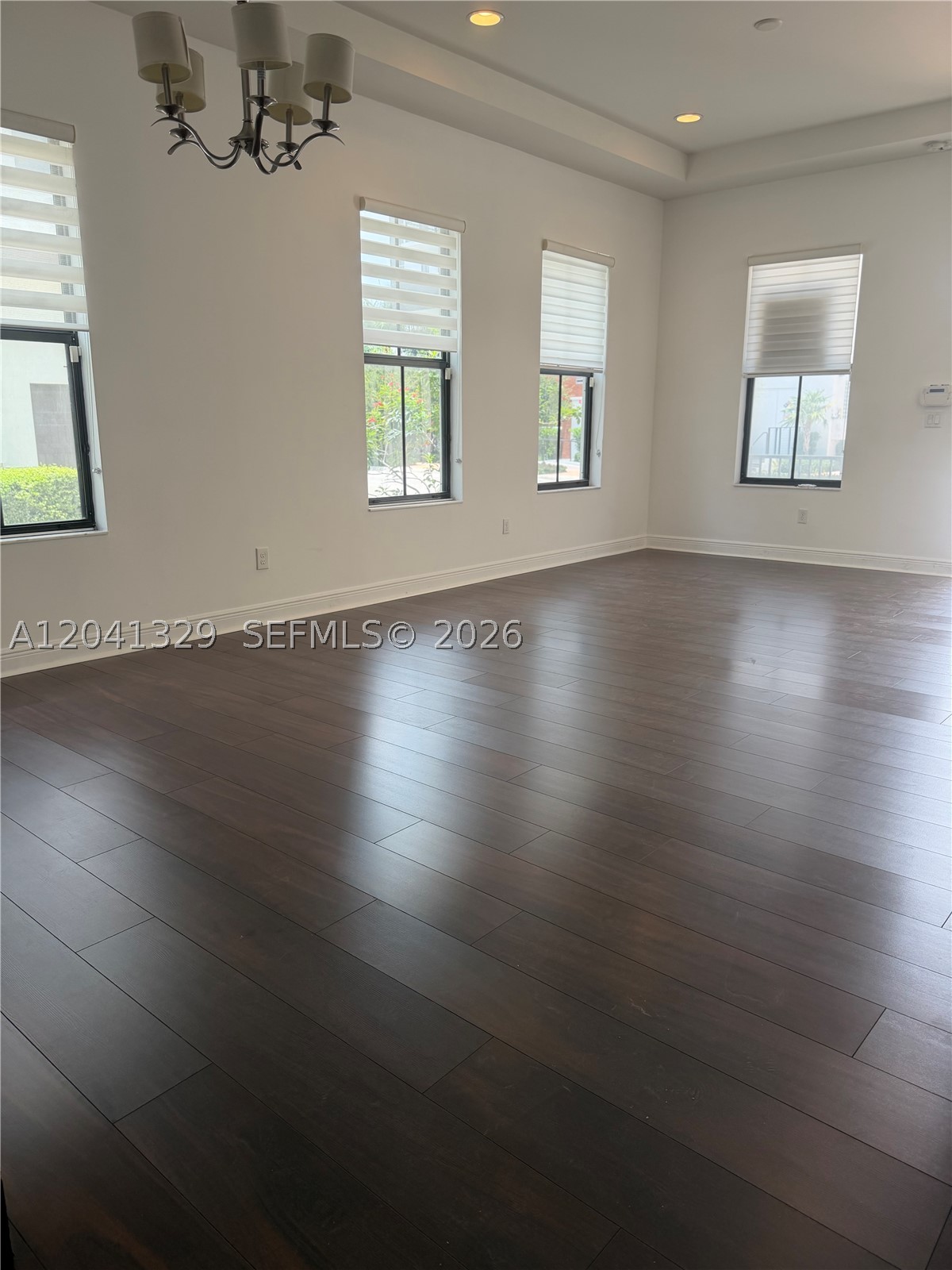8478 NW 52nd St, Doral FL 33166