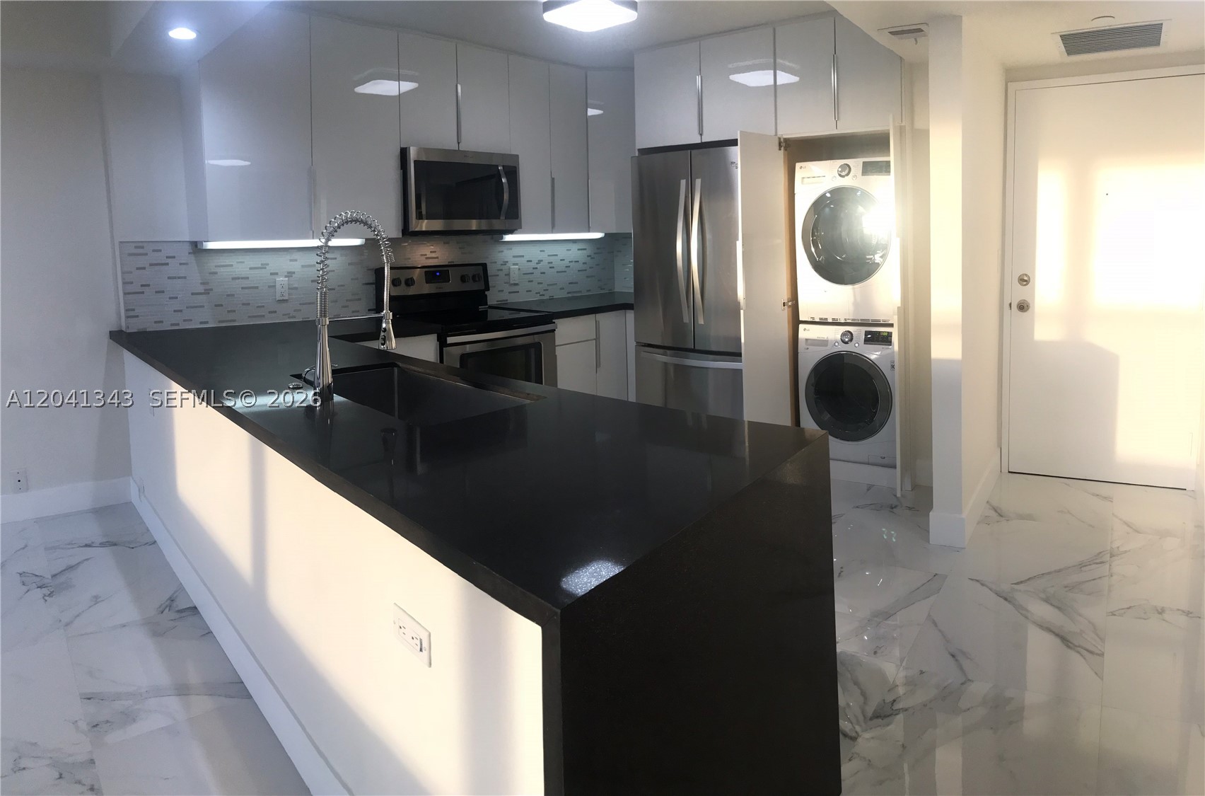 1901 Brickell Ave #B2003, Miami FL 33129