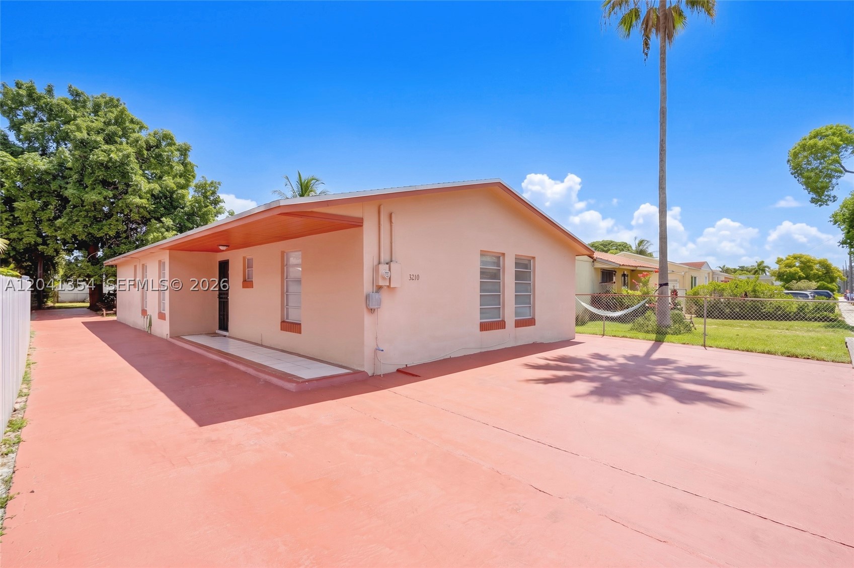 3210 NW 19th St, Miami FL 33125