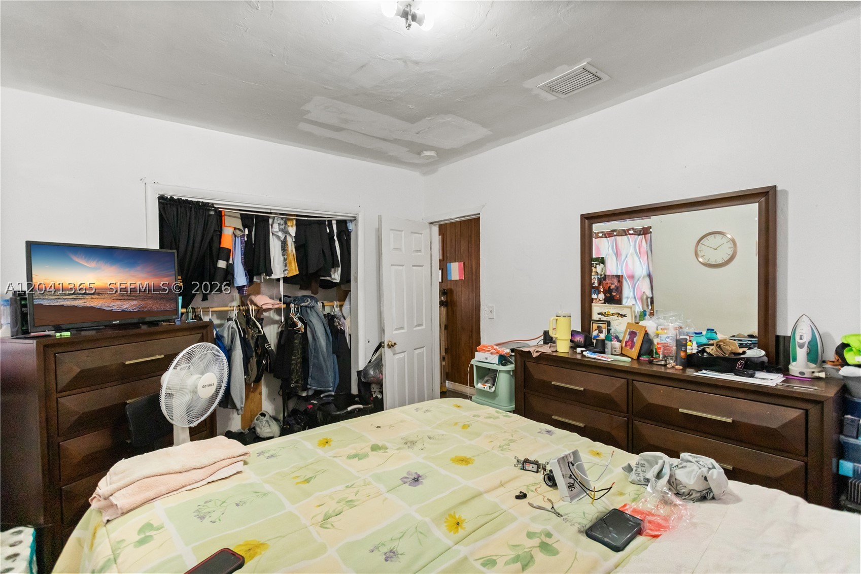 555 Harem Ave, Opa Locka FL 33054