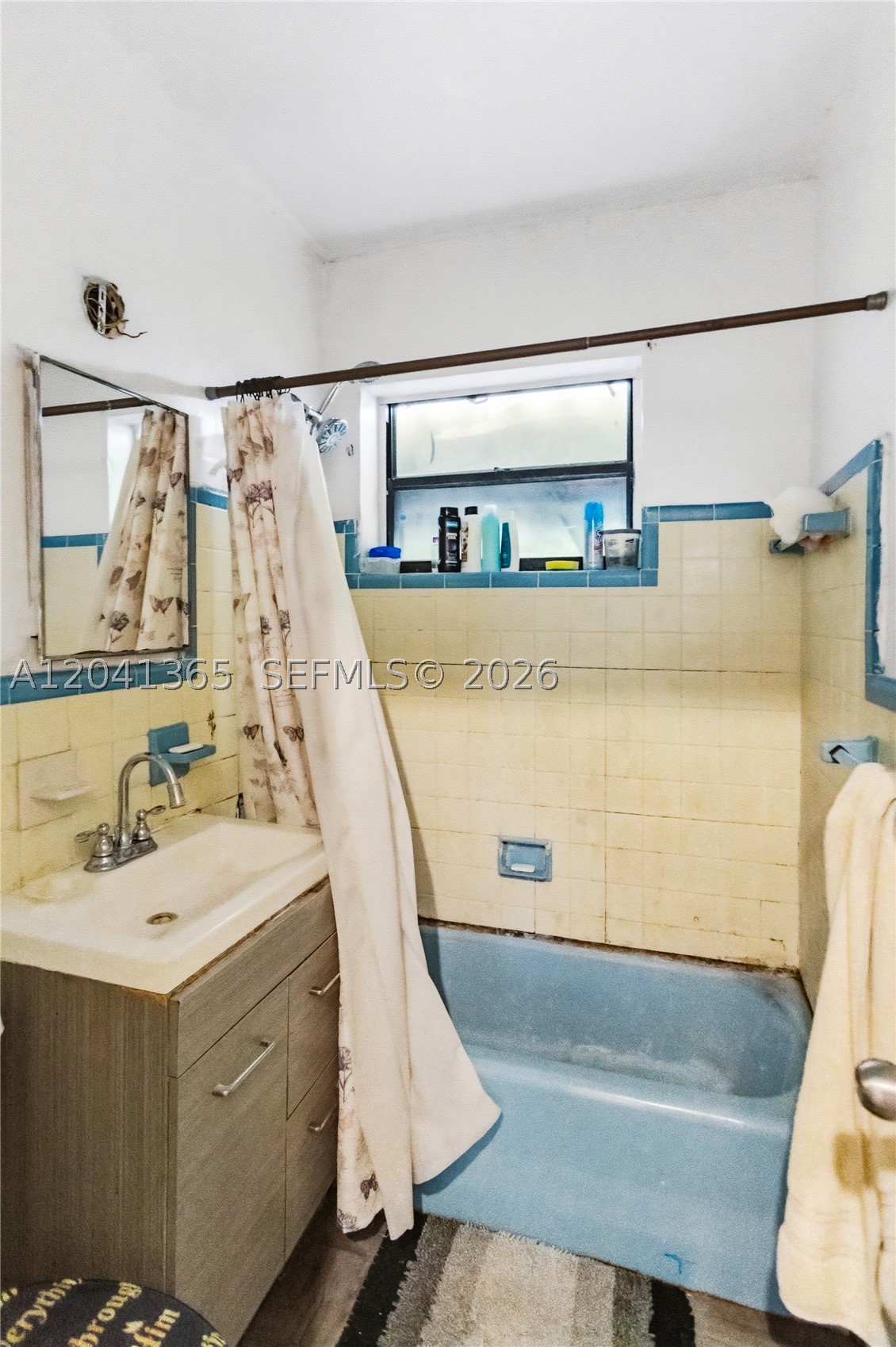 555 Harem Ave, Opa Locka FL 33054