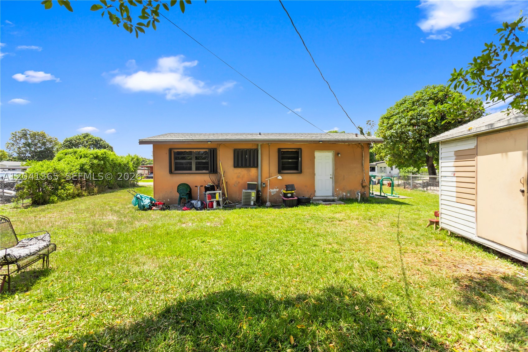 555 Harem Ave, Opa Locka FL 33054