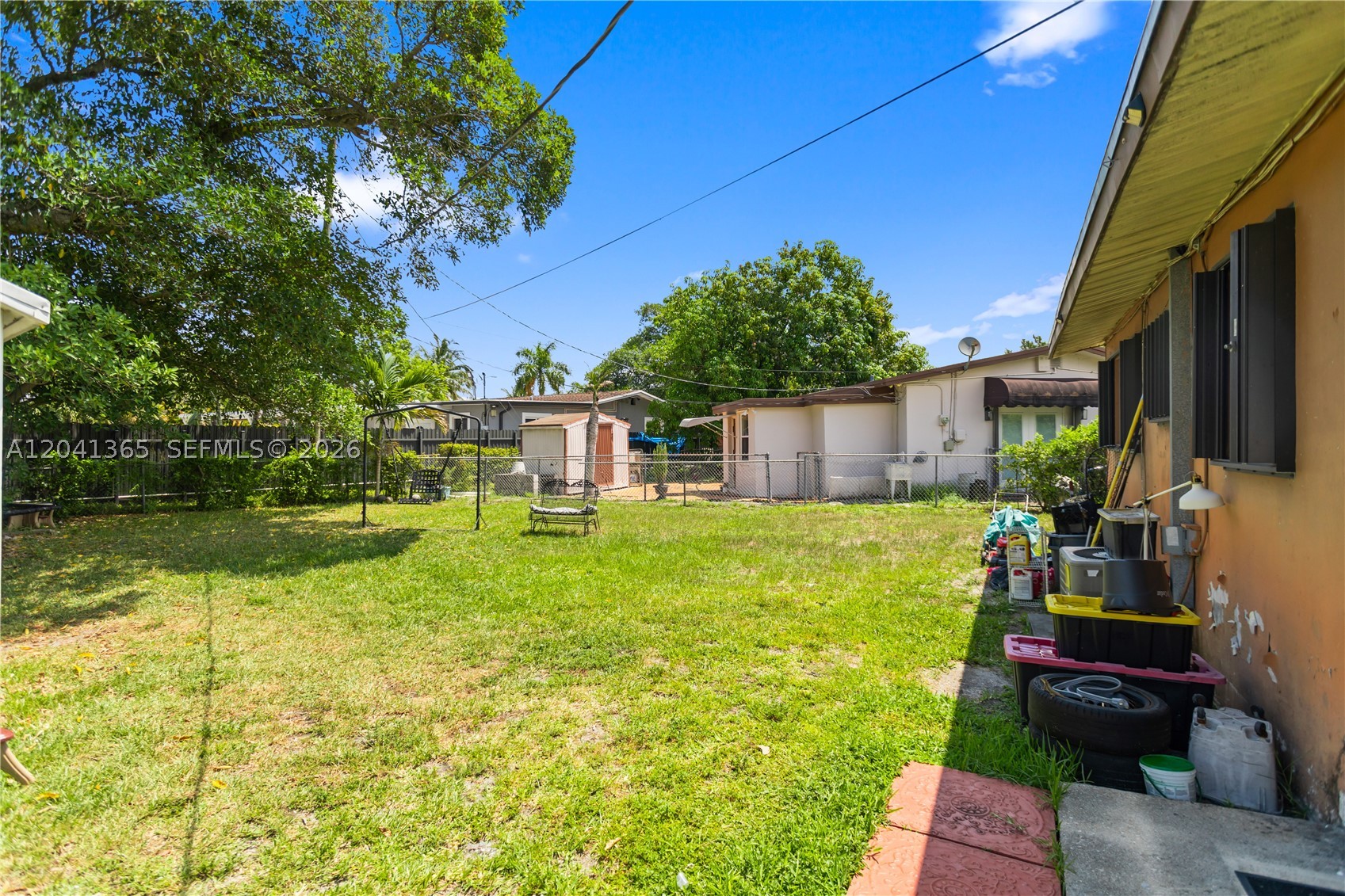 555 Harem Ave, Opa Locka FL 33054