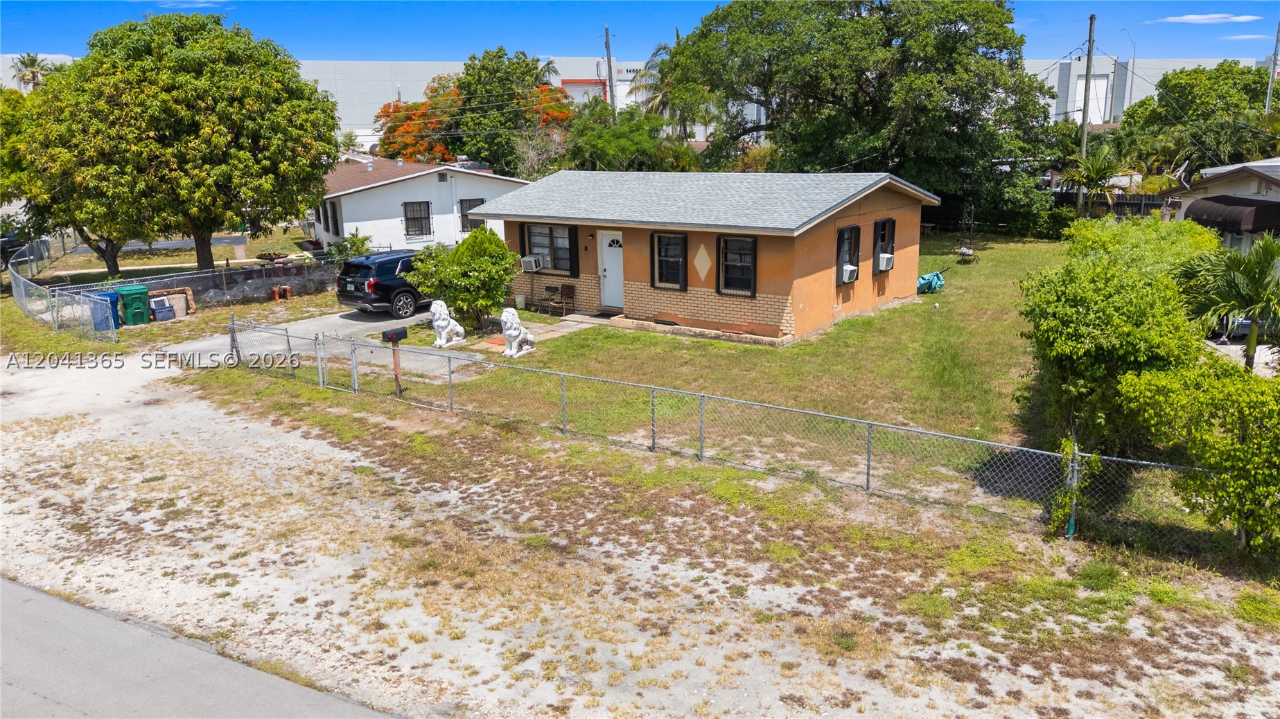 555 Harem Ave, Opa Locka FL 33054
