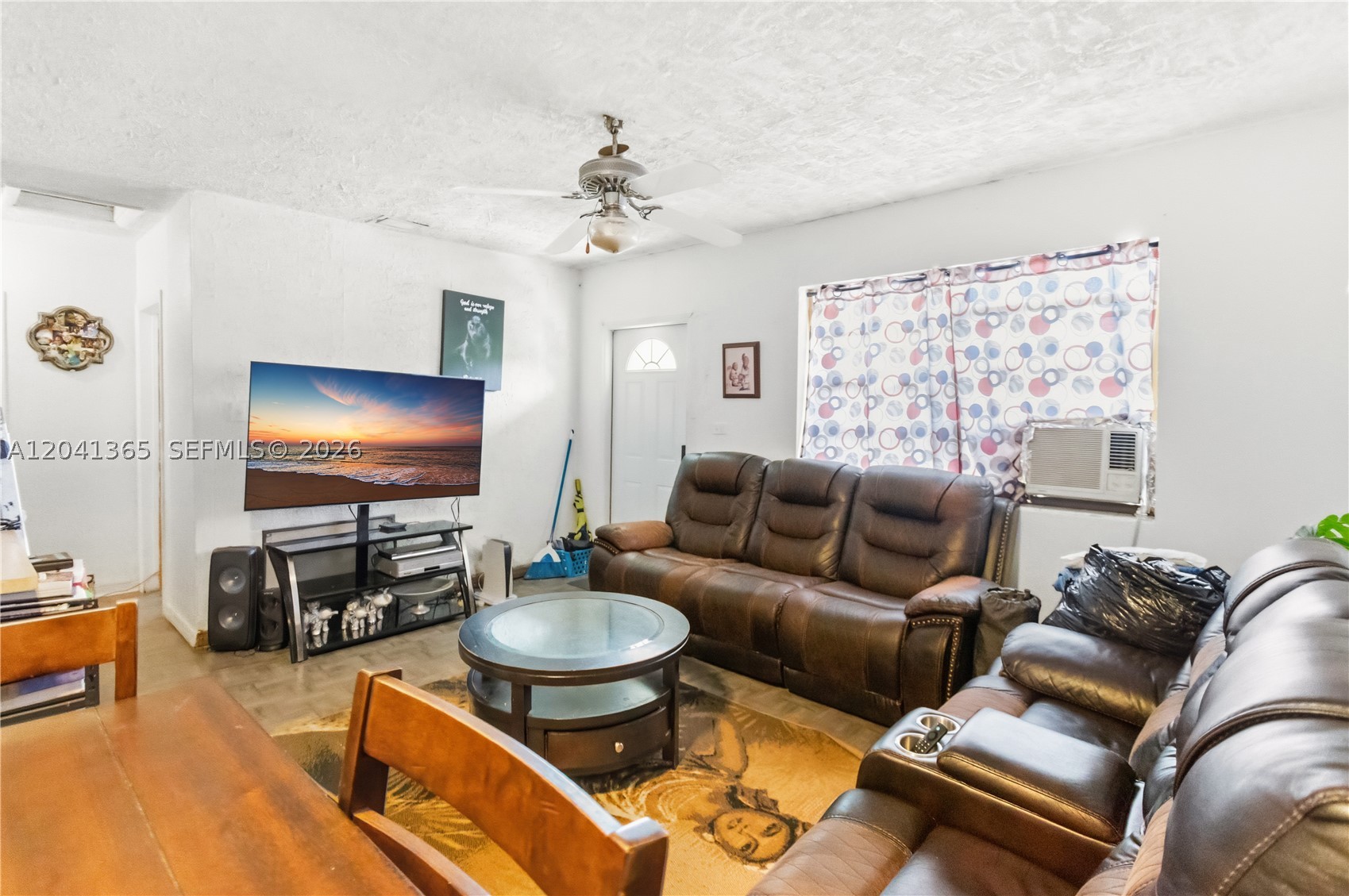 555 Harem Ave, Opa Locka FL 33054