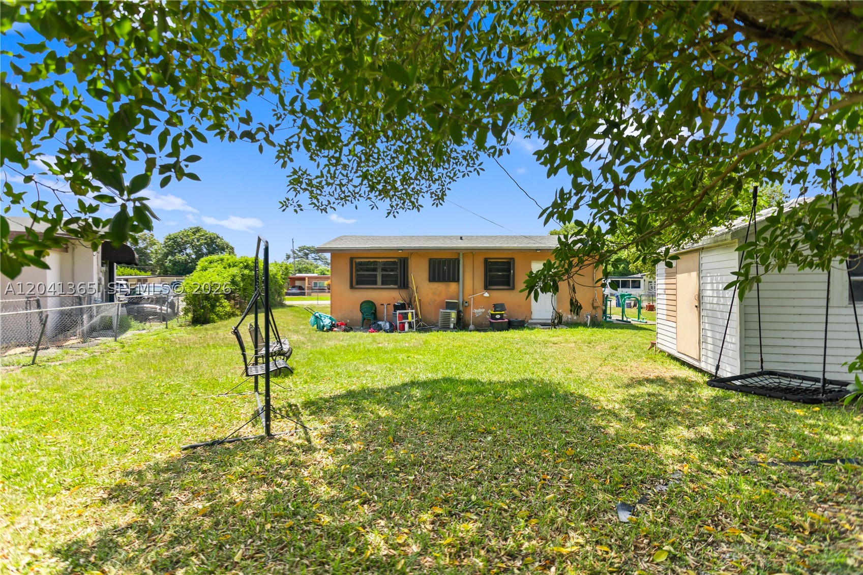 555 Harem Ave, Opa Locka FL 33054