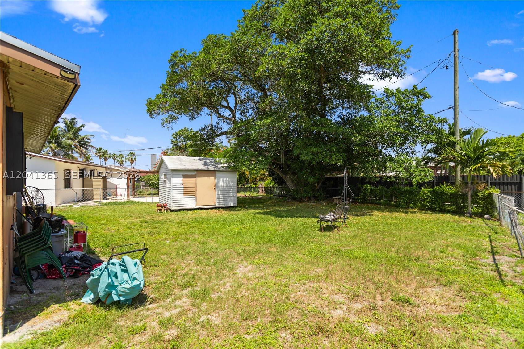 555 Harem Ave, Opa Locka FL 33054