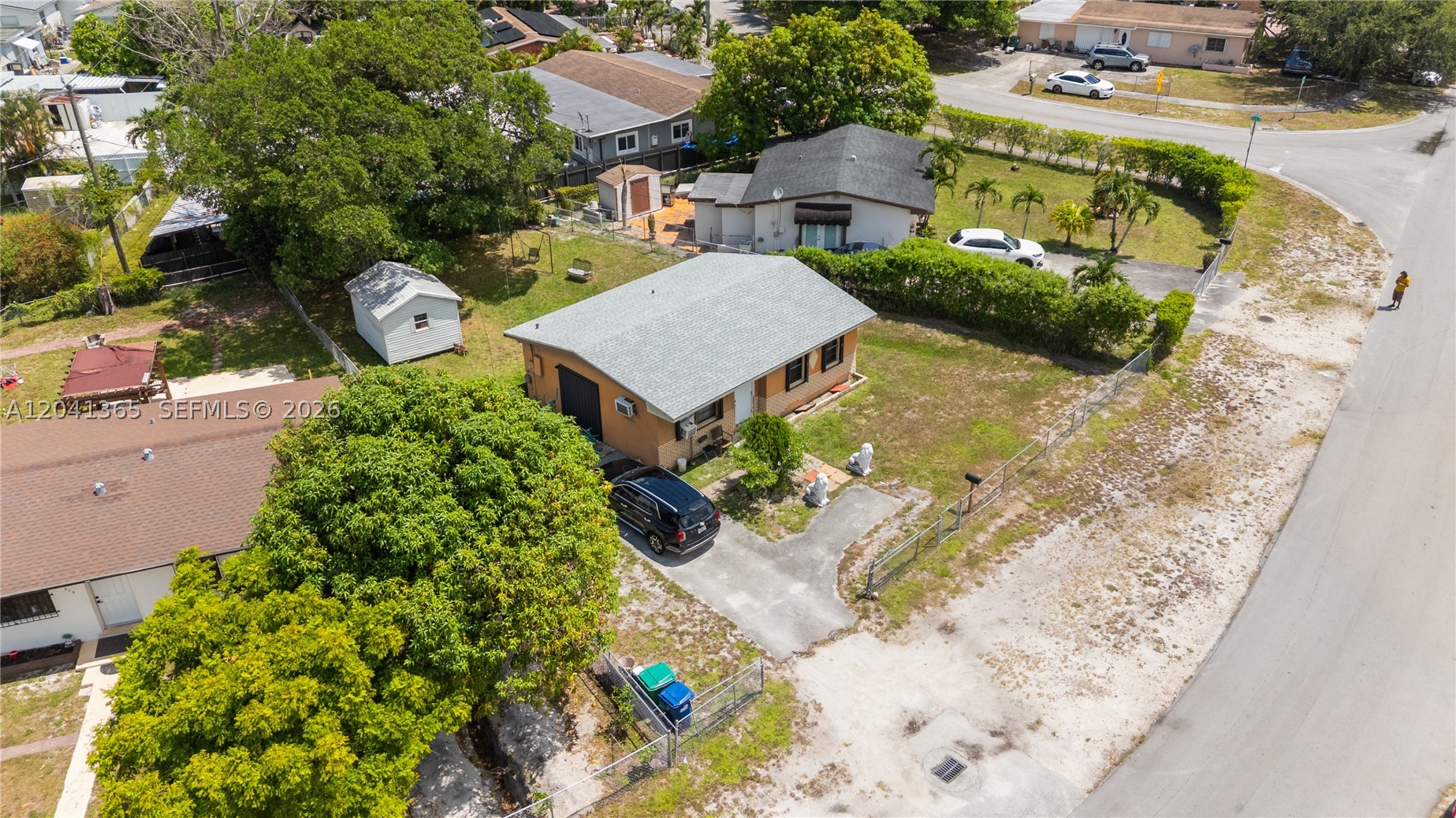 555 Harem Ave, Opa Locka FL 33054