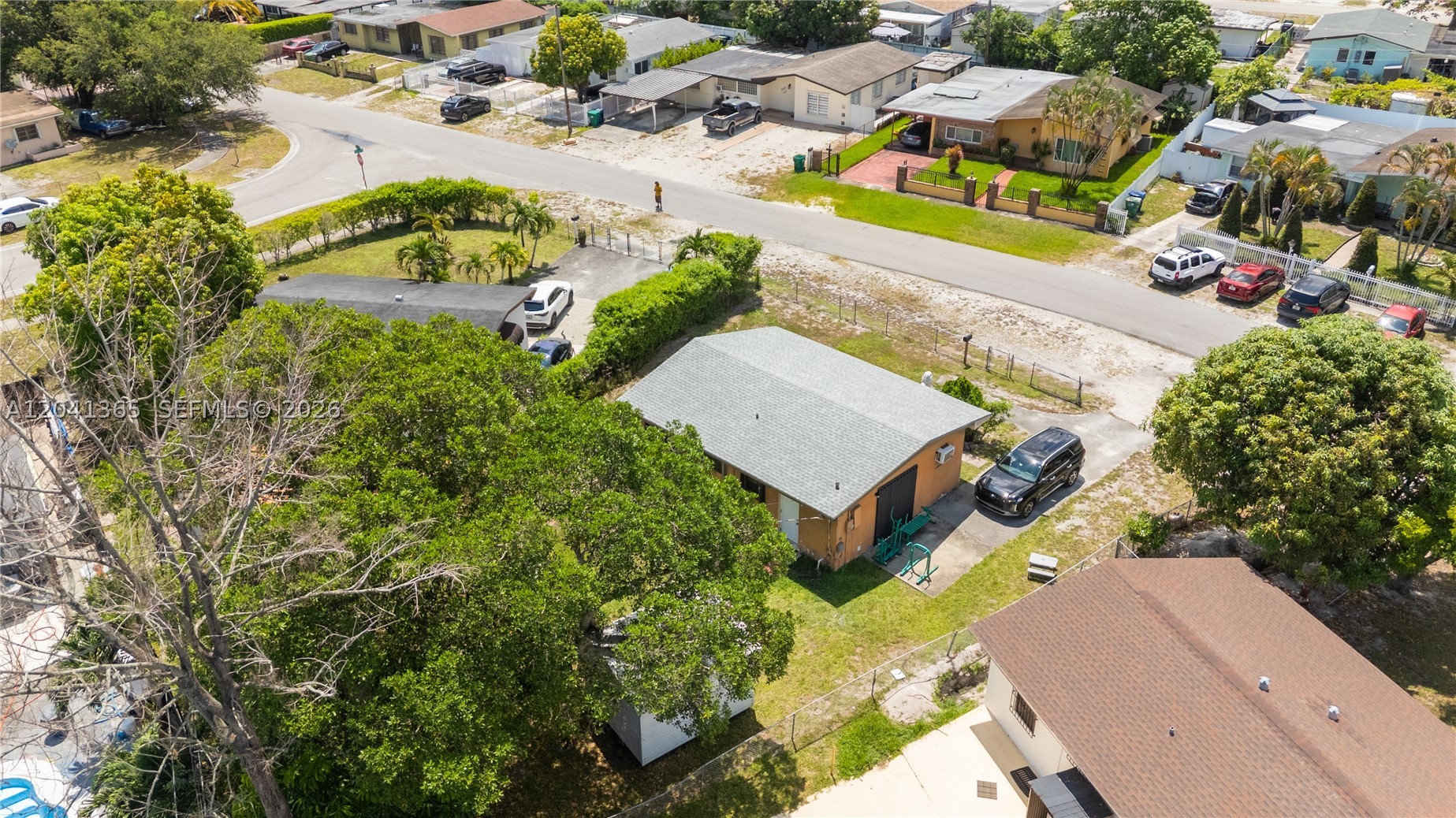 555 Harem Ave, Opa Locka FL 33054