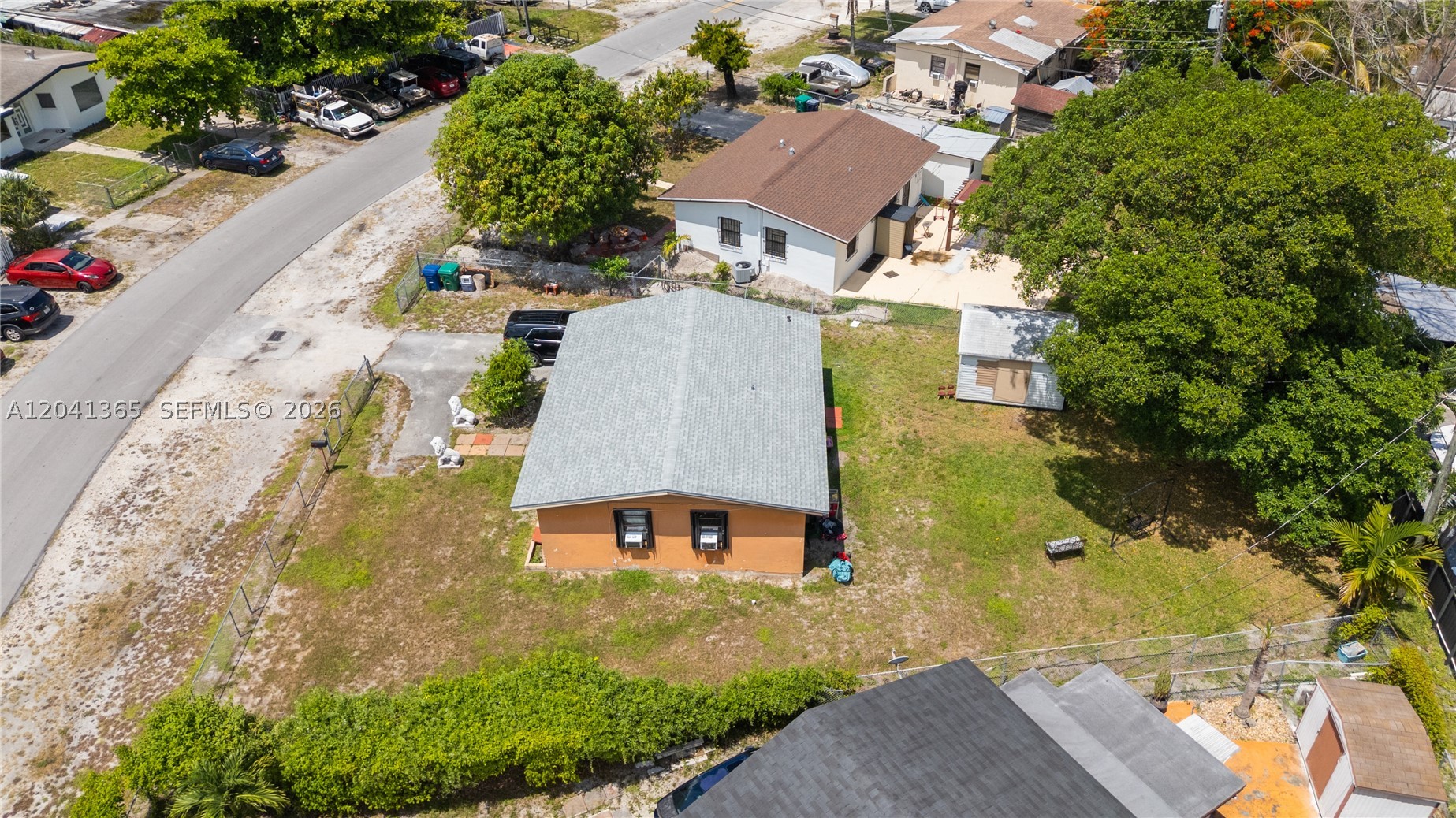 555 Harem Ave, Opa Locka FL 33054