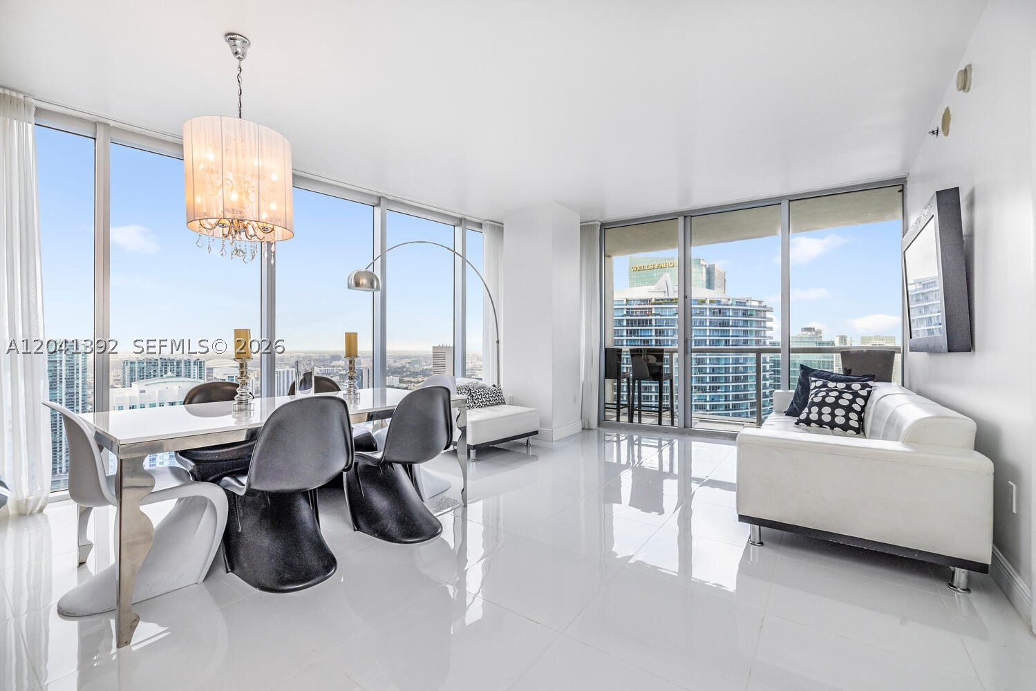 475 BRICKELL AVE #4715, Miami FL 33131