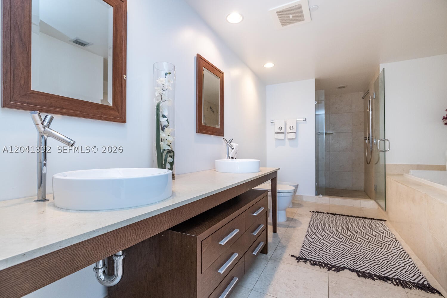 475 BRICKELL AVE #4715, Miami FL 33131