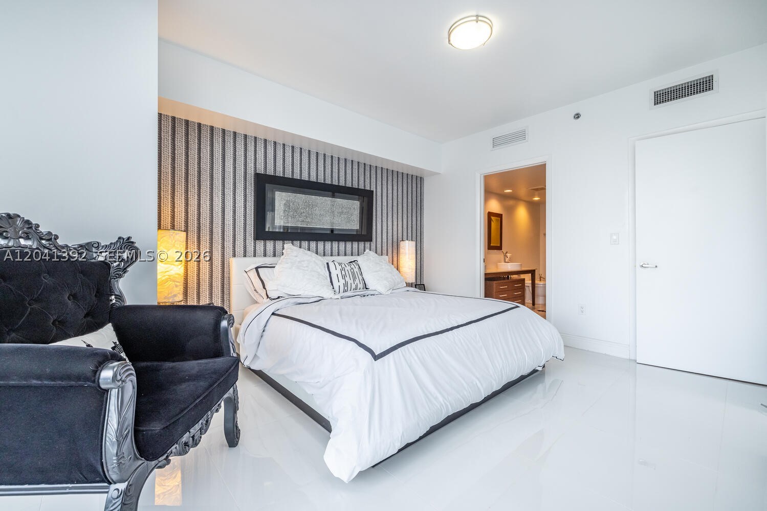 475 BRICKELL AVE #4715, Miami FL 33131