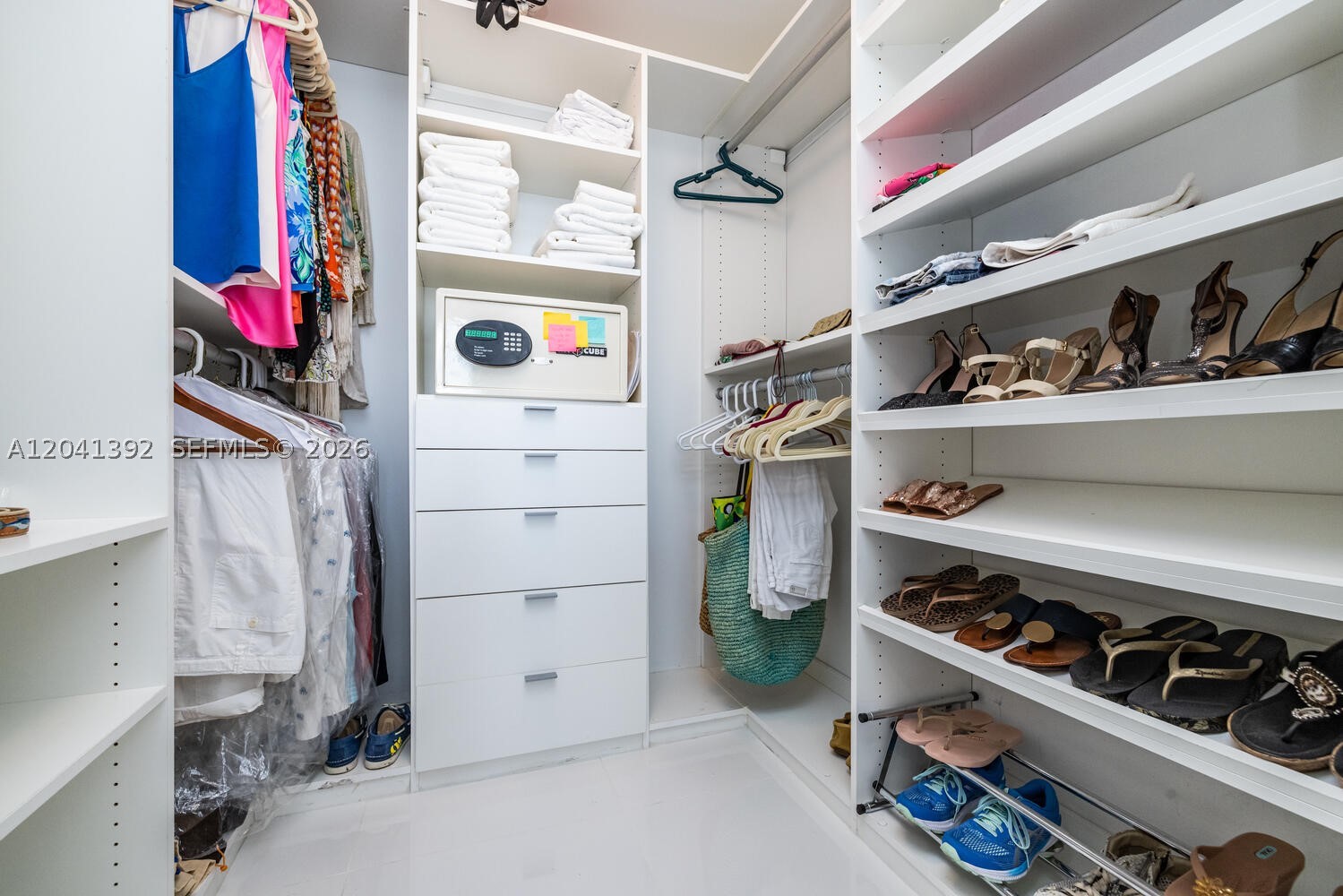 475 BRICKELL AVE #4715, Miami FL 33131