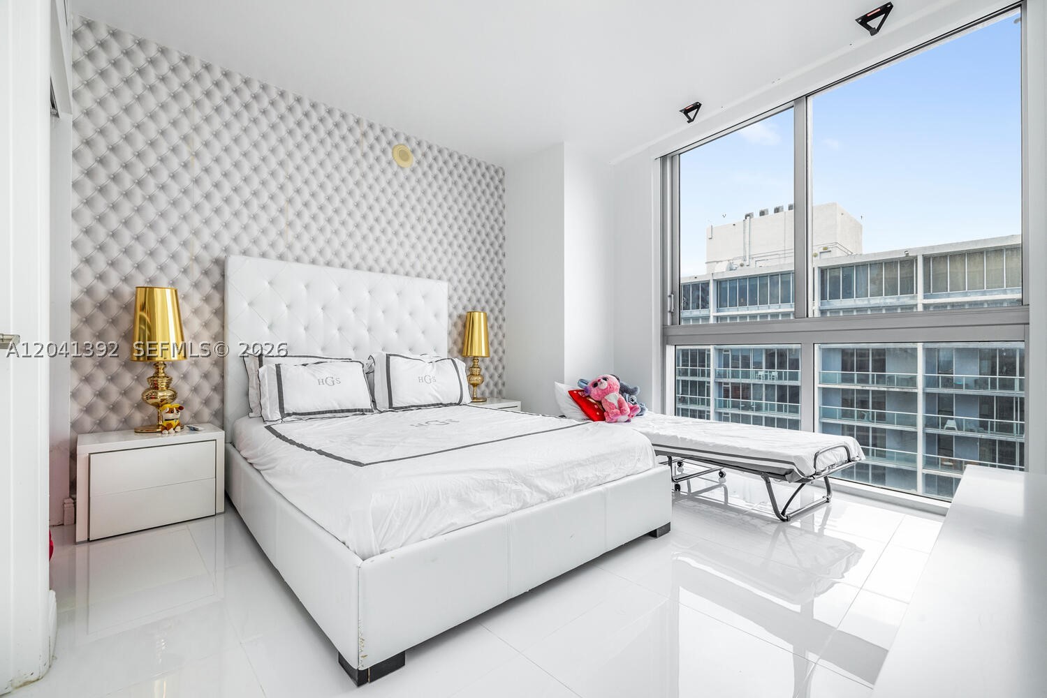 475 BRICKELL AVE #4715, Miami FL 33131