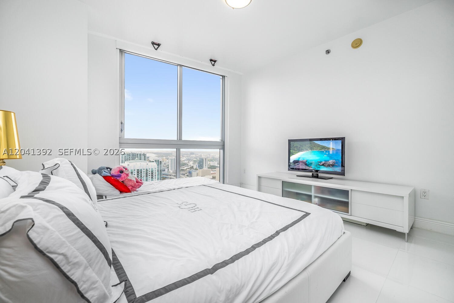 475 BRICKELL AVE #4715, Miami FL 33131