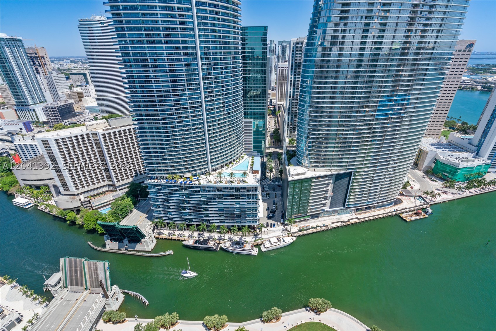 475 BRICKELL AVE #4715, Miami FL 33131