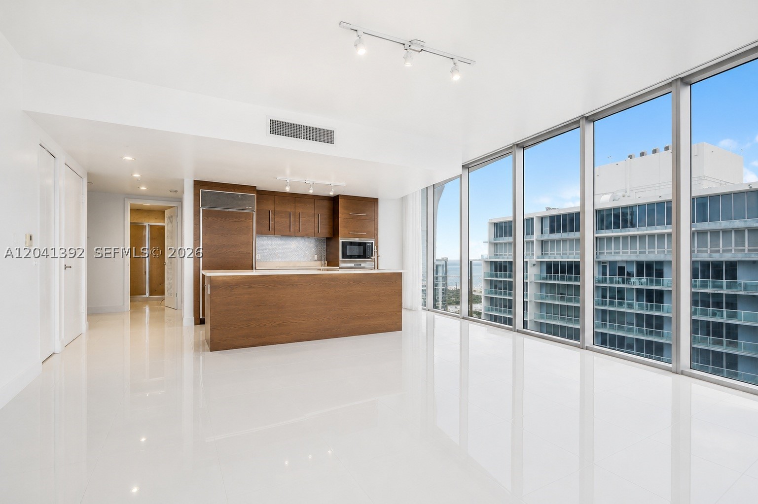 475 BRICKELL AVE #4715, Miami FL 33131
