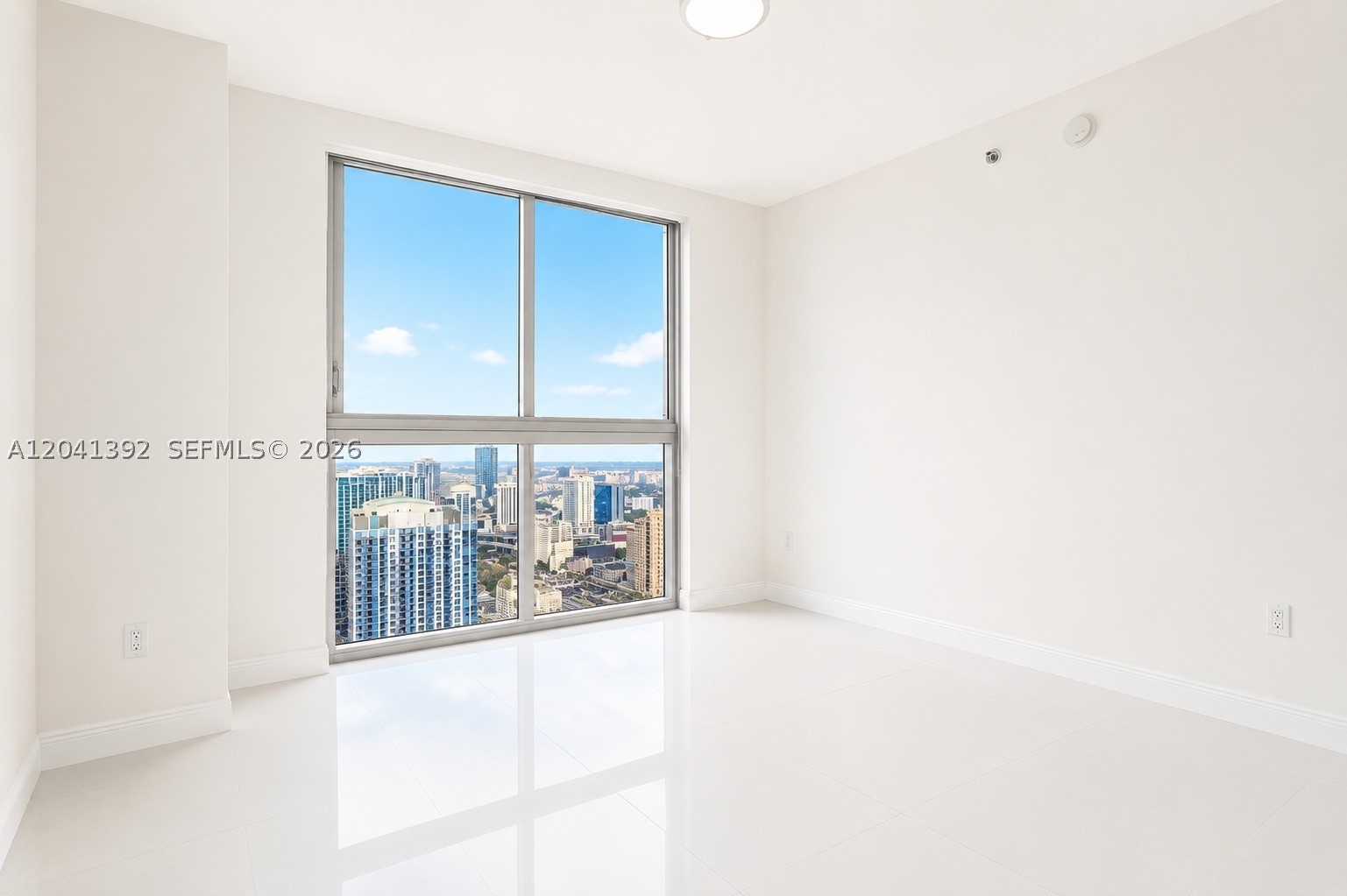475 BRICKELL AVE #4715, Miami FL 33131