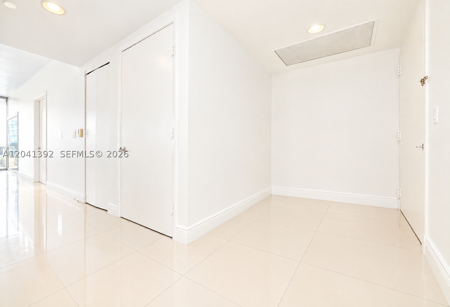 475 BRICKELL AVE #4715, Miami FL 33131