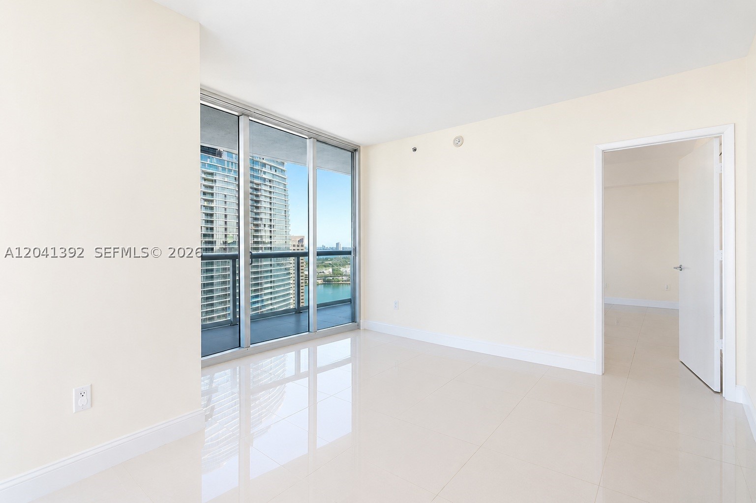 475 BRICKELL AVE #4715, Miami FL 33131
