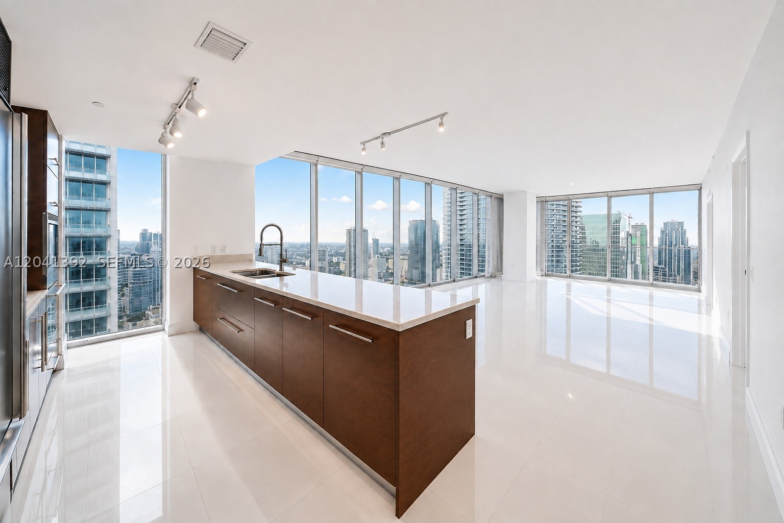 475 BRICKELL AVE #4715, Miami FL 33131