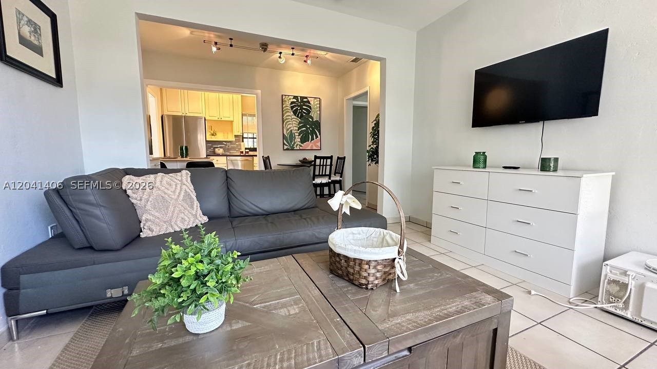 2475 SW 24th Ter, Miami FL 33145