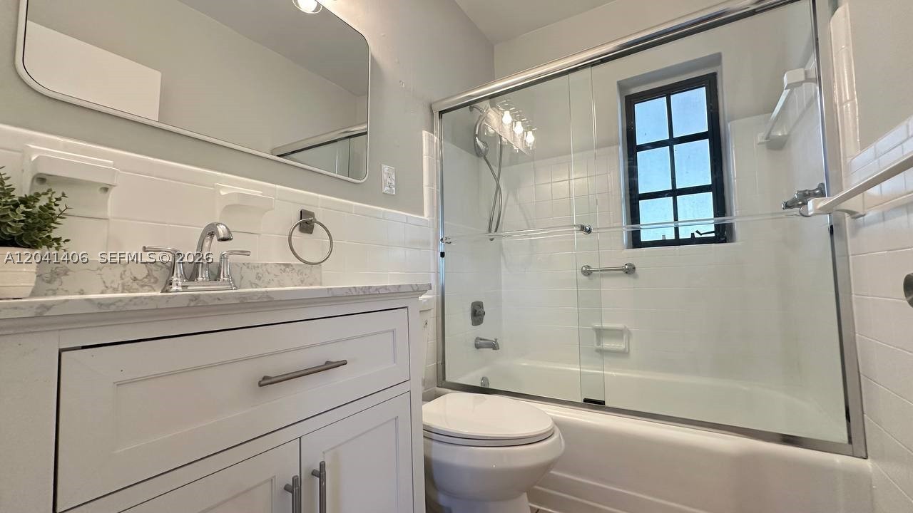 2475 SW 24th Ter, Miami FL 33145