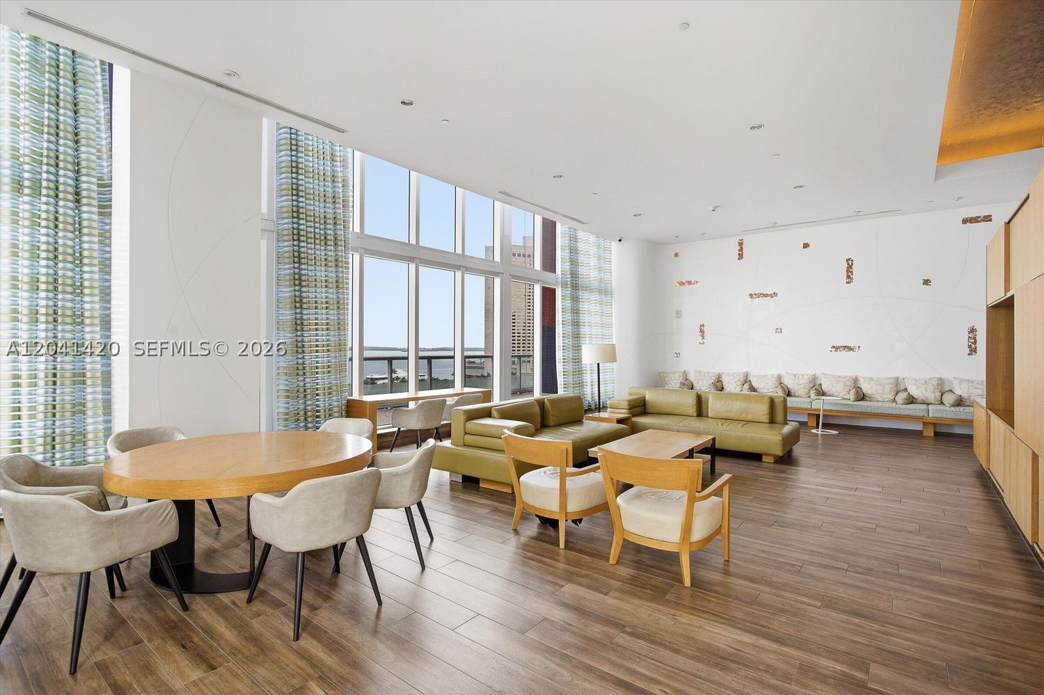 50 Biscayne Blvd #4603, Miami FL 33132