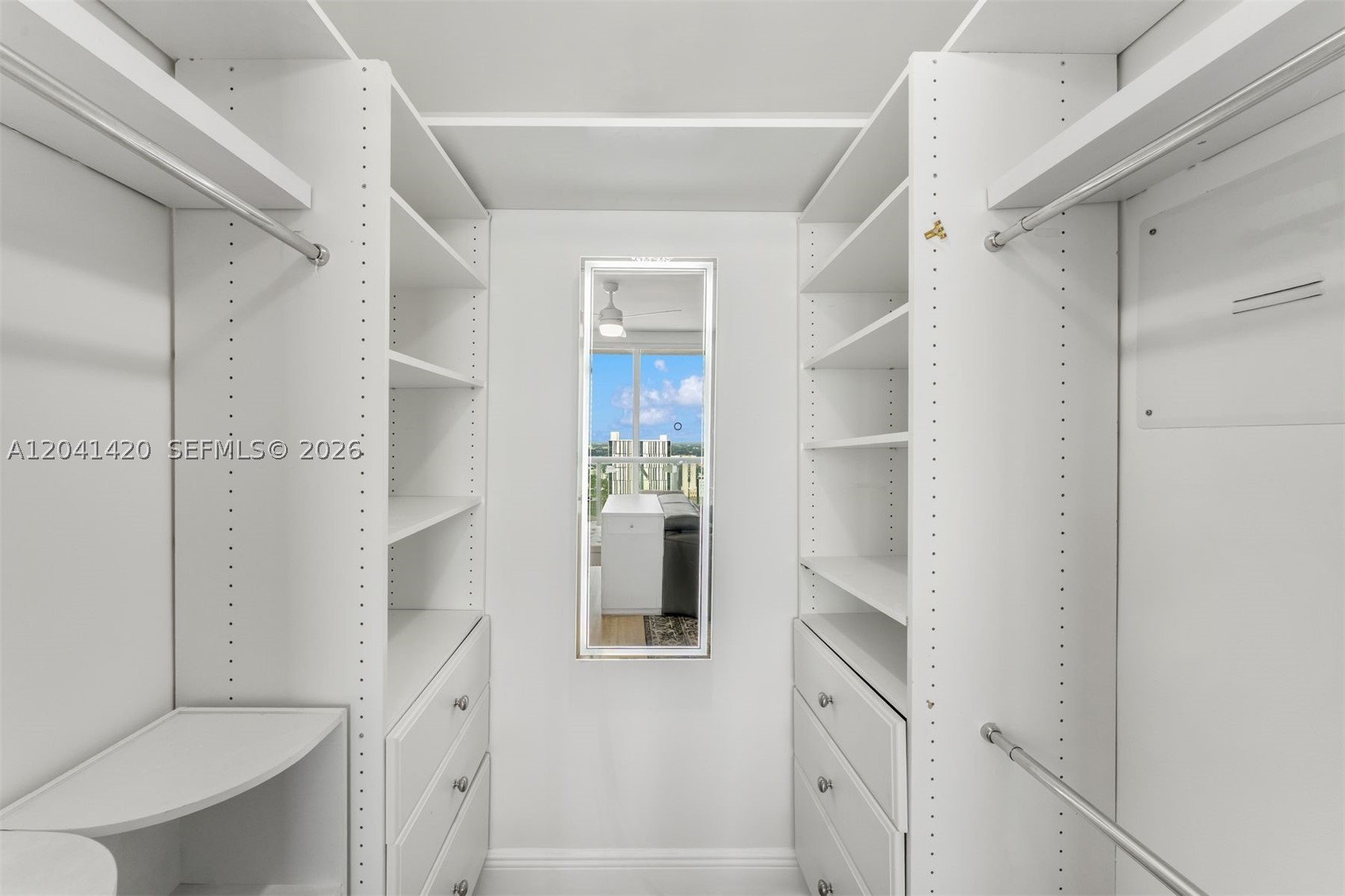 50 Biscayne Blvd #4603, Miami FL 33132