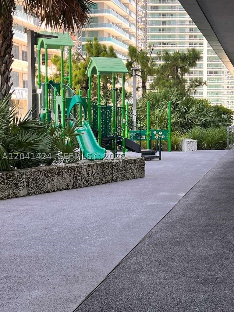 88 SW 7th St #3309, Miami FL 33130