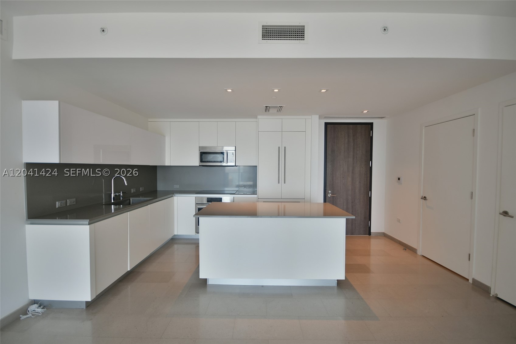 88 SW 7th St #3309, Miami FL 33130