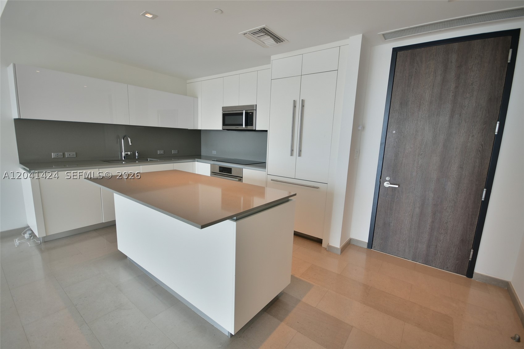 88 SW 7th St #3309, Miami FL 33130