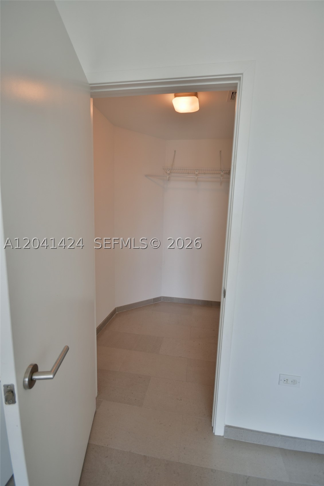 88 SW 7th St #3309, Miami FL 33130